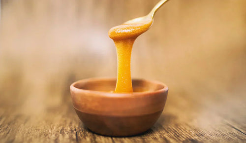 Posso usare un cucchiaio di metallo con il Miele di Manuka?
